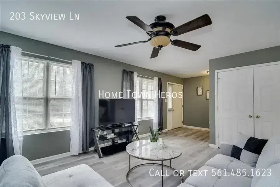 203 Skyview Ln - Photo 2 of 17