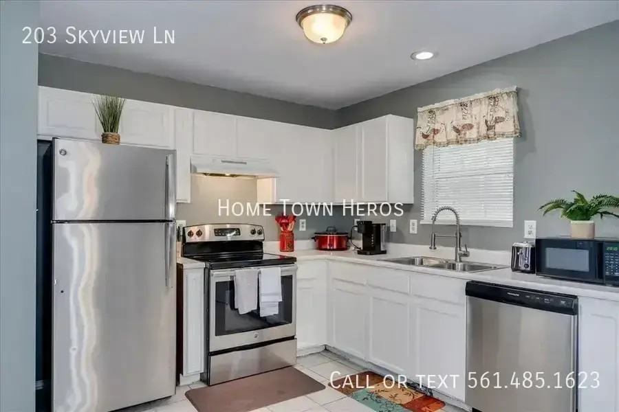 203 Skyview Ln - Photo 5 of 17