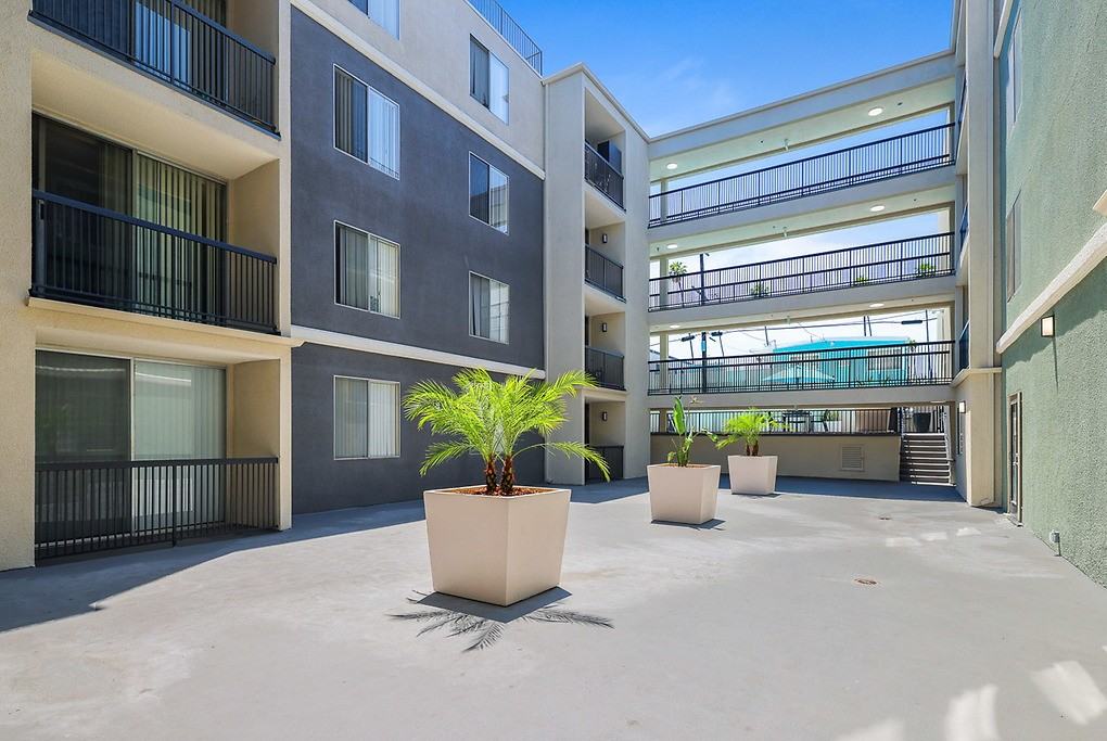 Catalina Gardens - Photo 2 of 31