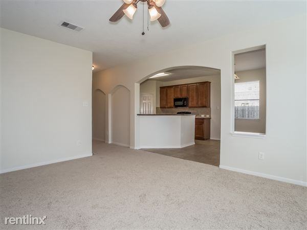 919 Walnut Pointe - Photo 3 of 18