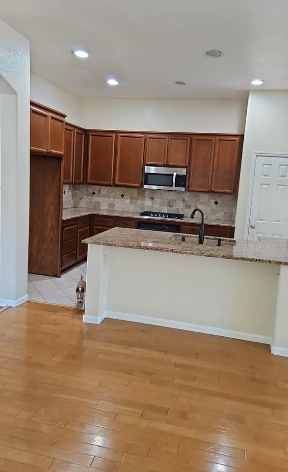 770 Alcantar Cir #NA - Photo 2 of 6