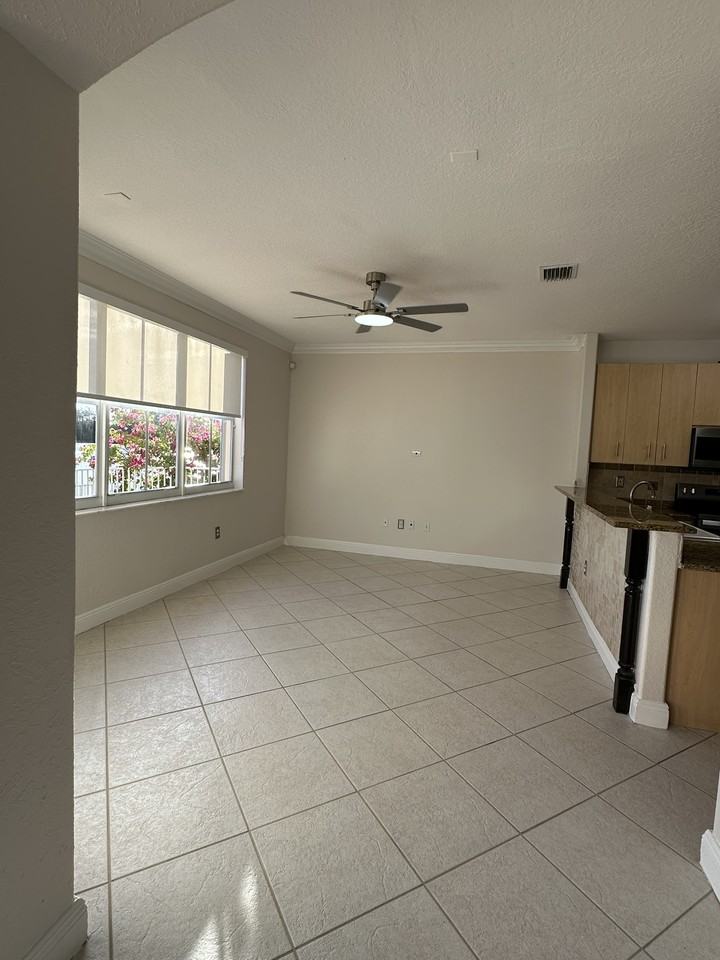 17028 Sw 39th Ct #NA - Photo 4 of 31