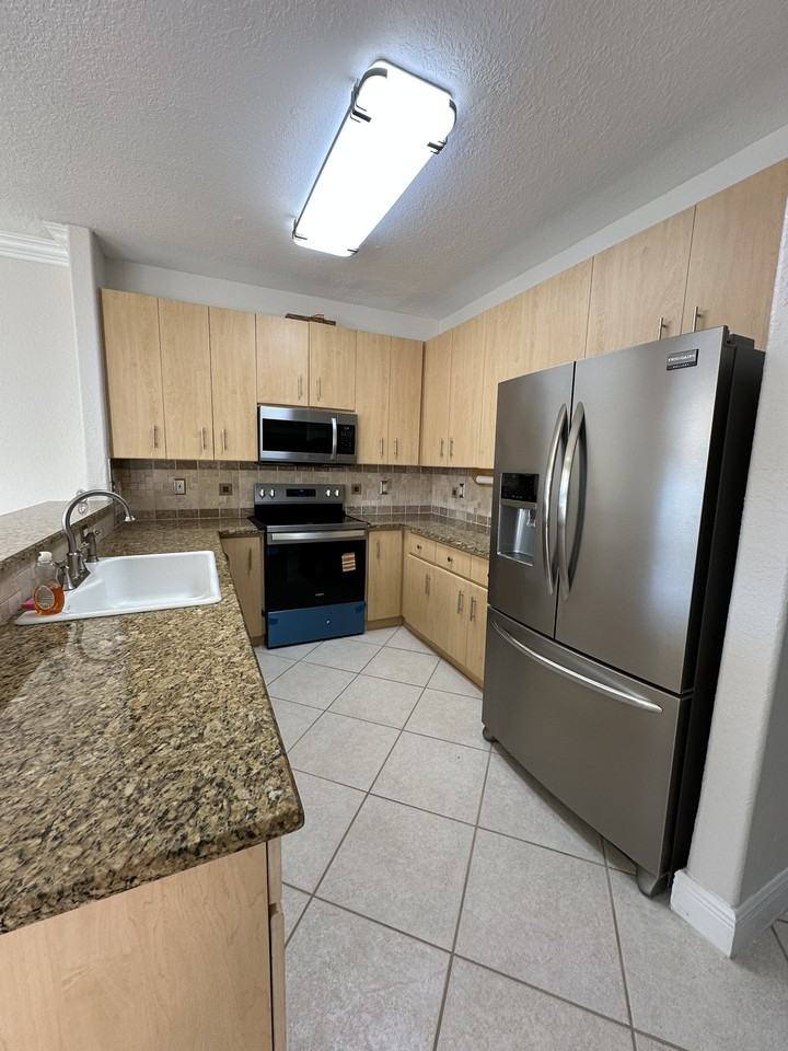 17028 Sw 39th Ct #NA - Photo 6 of 31