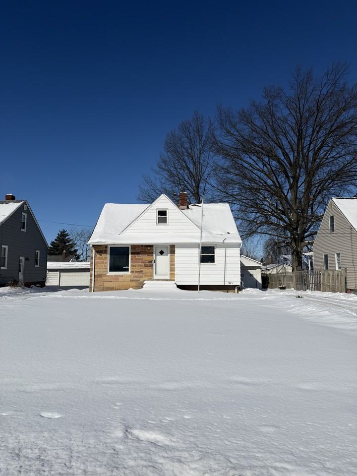 116 Arlington Cir #NA - Photo 2 of 18