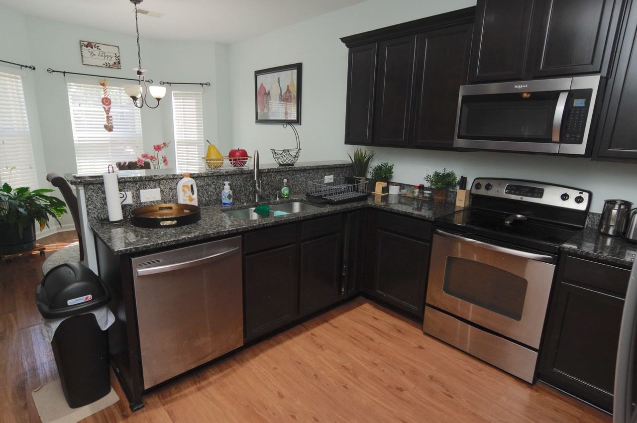 212 Glossy Green Ln #212 - Photo 4 of 18