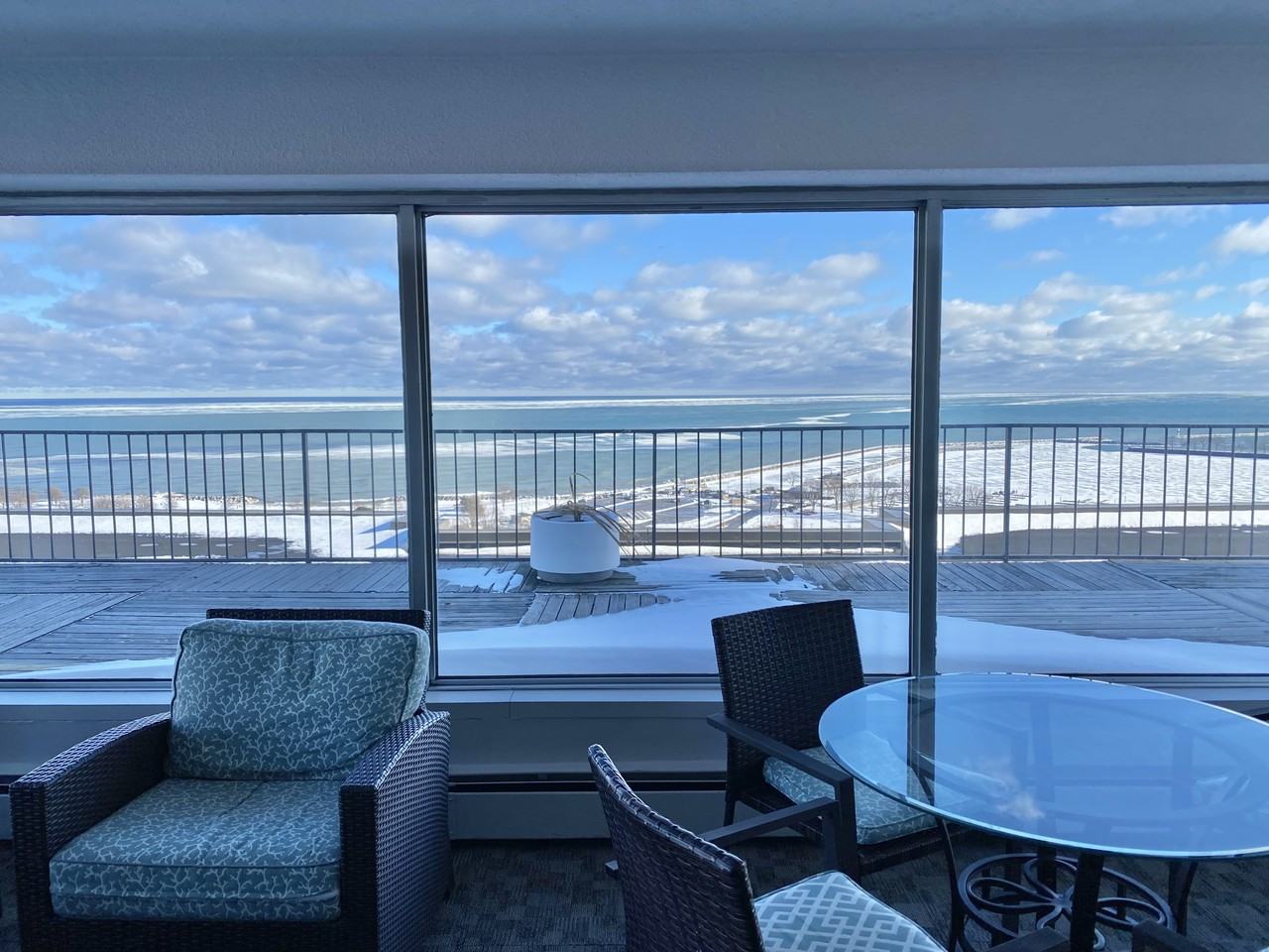 1919 N Summit Ave #8C - Photo 2 of 25