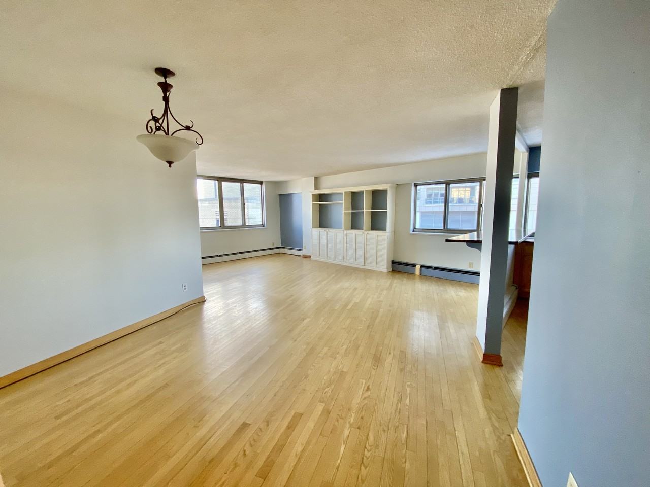 1919 N Summit Ave #8C - Photo 6 of 25