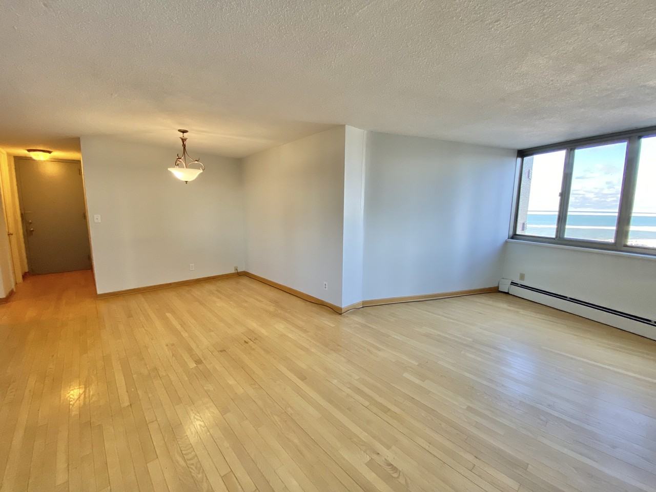 1919 N Summit Ave #8C - Photo 7 of 25