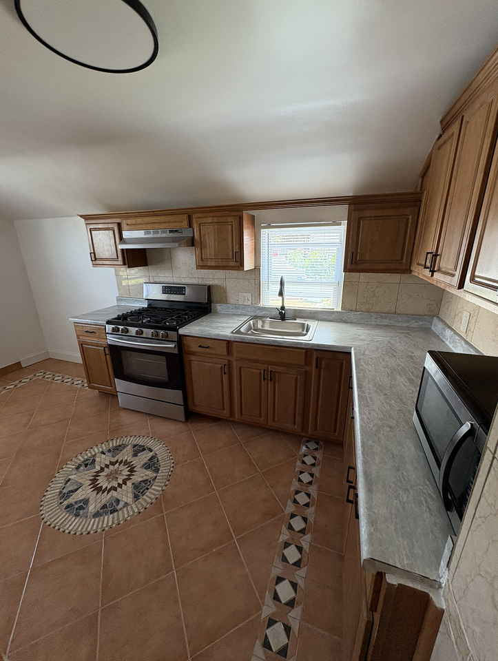 7 Short St #2 - Photo 3 of 8