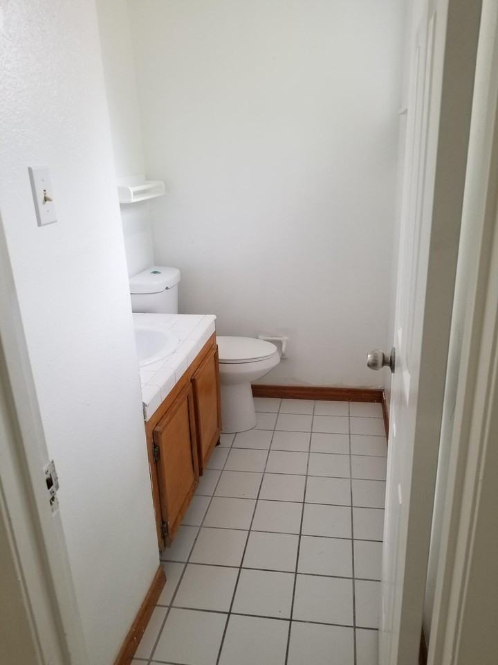 5421 Hazel St #NA - Photo 4 of 8