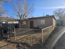 408 Texas St Ne #A - Photo 1 of 1