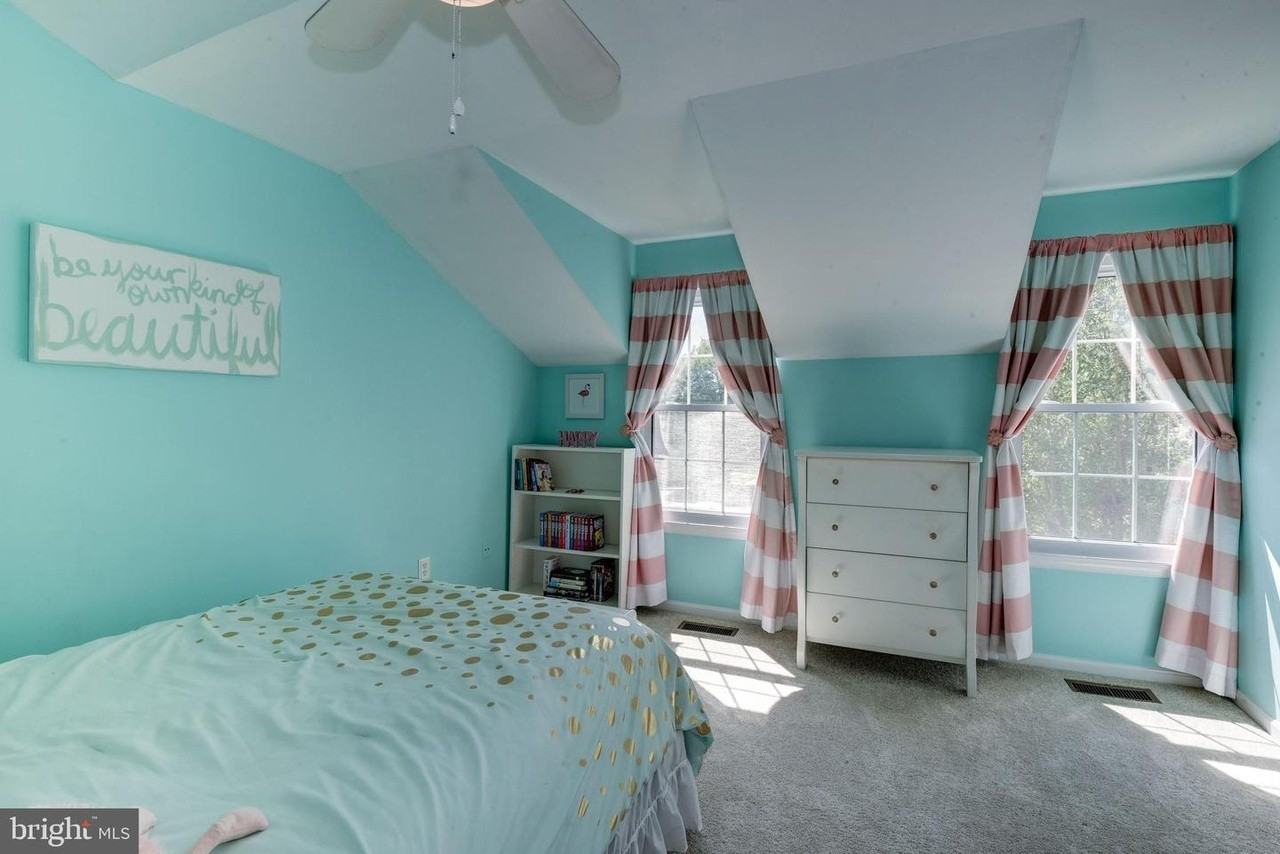 9668 Hastings Dr - Photo 2 of 7