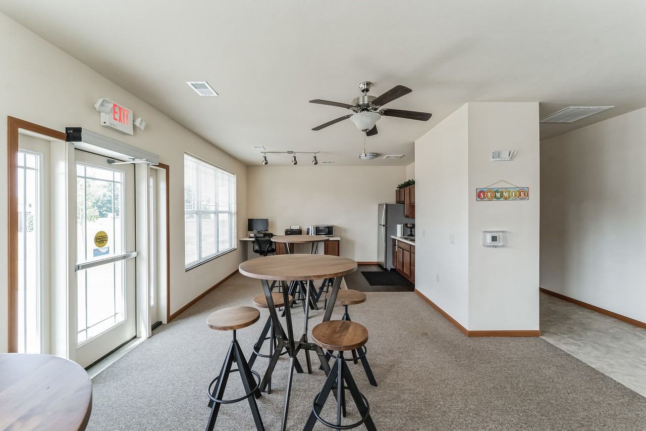 Cranberry Woods Townhomes - Photo 5 of 10