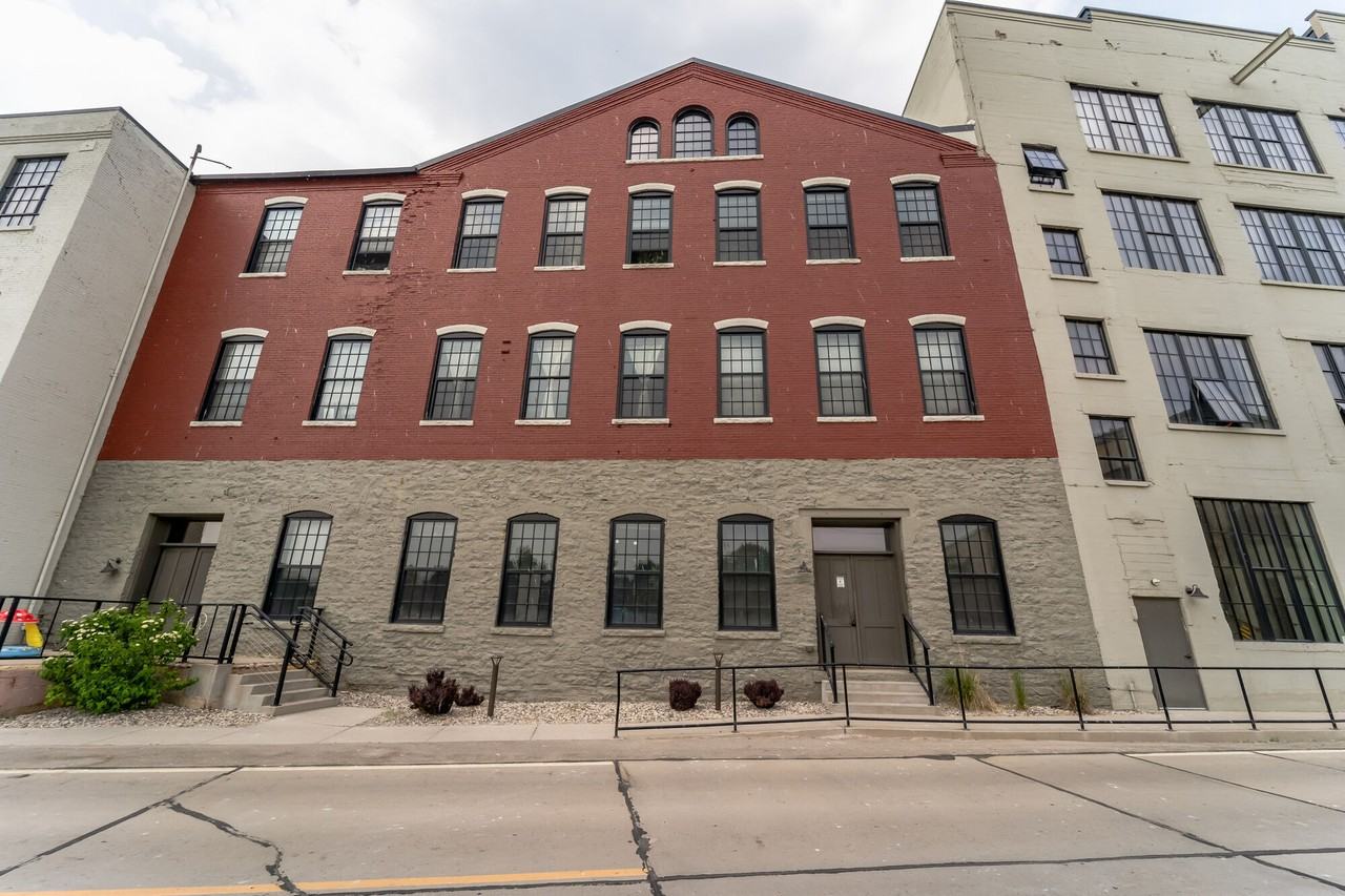 Woolen Mills Lofts - Photo 2 of 37