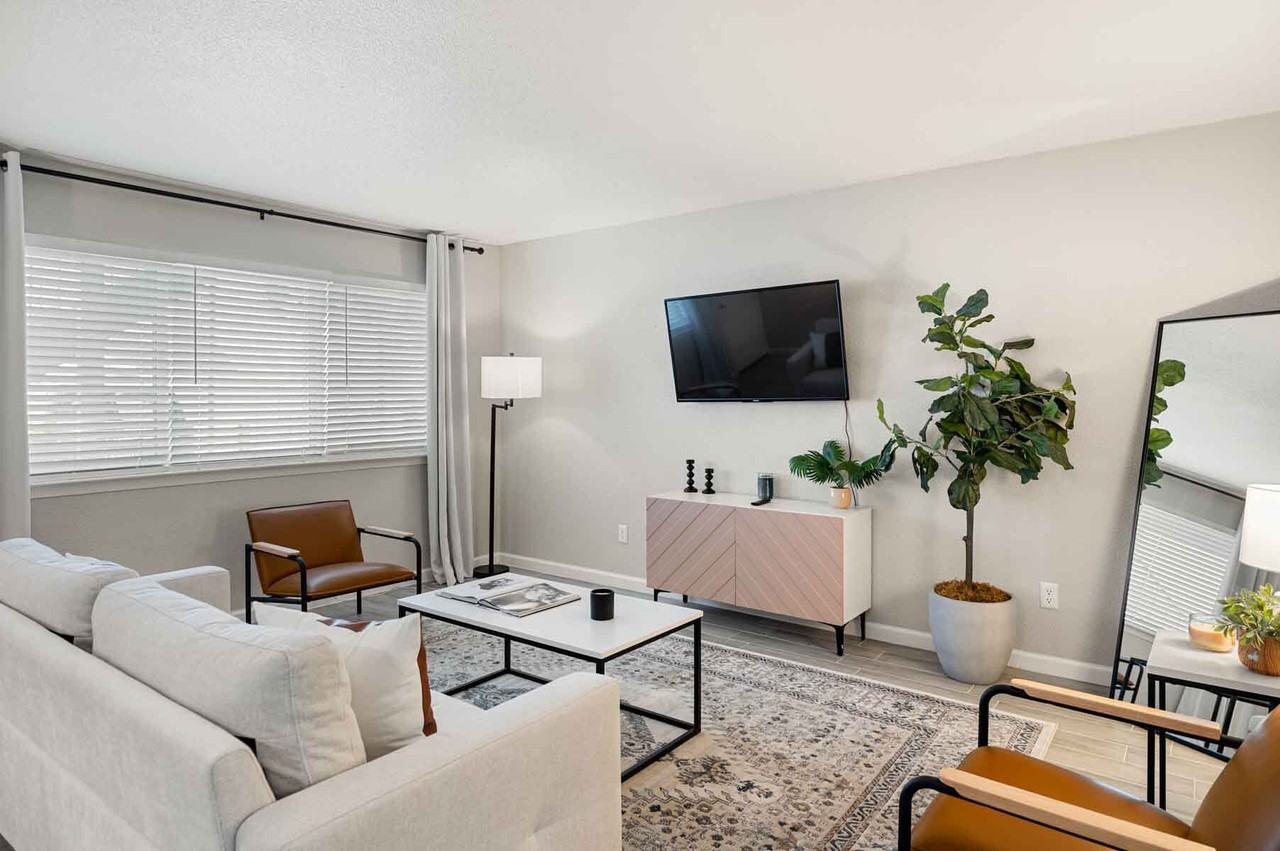 600 Nottingham - Photo 4 of 49