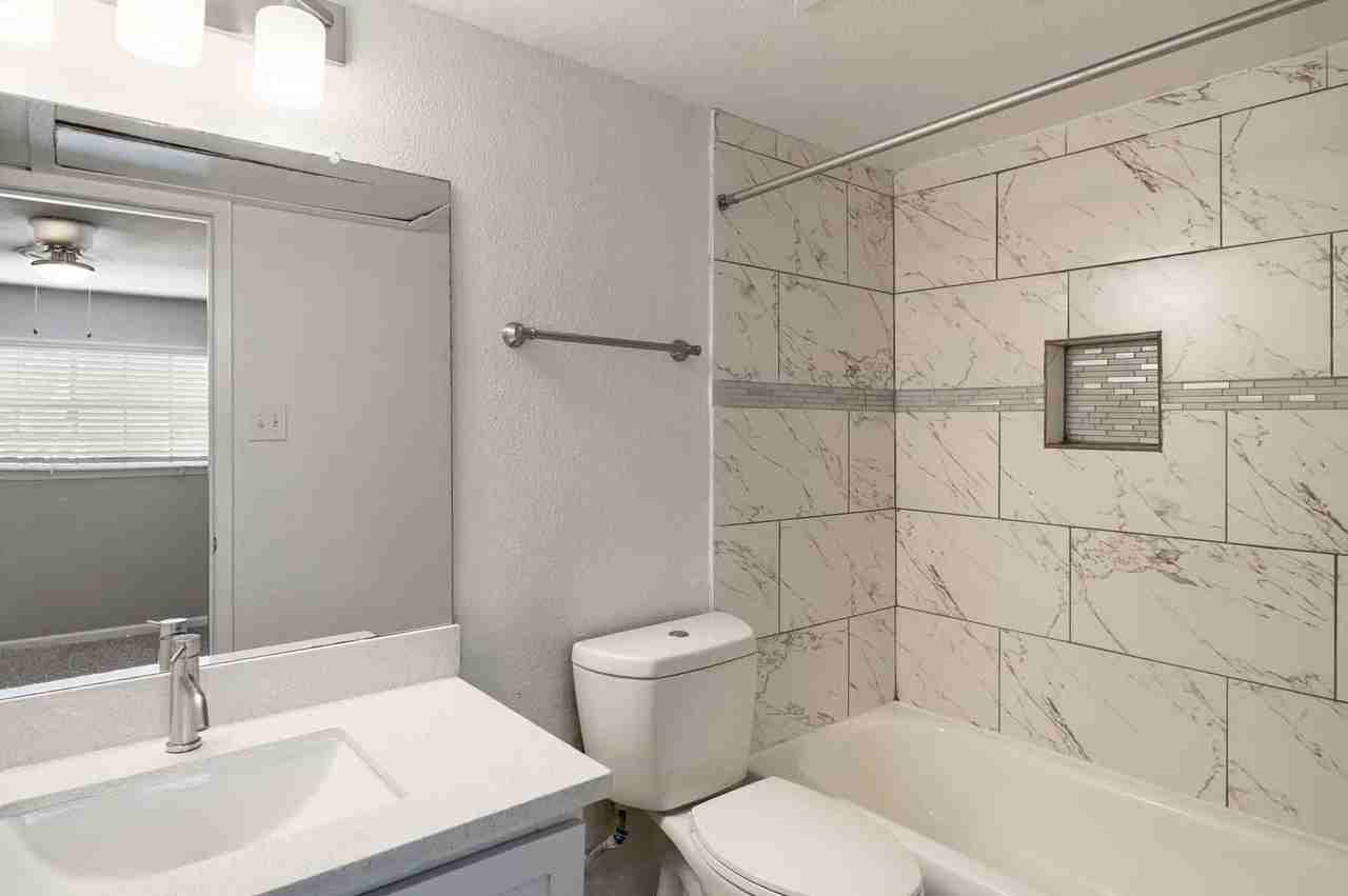 600 Nottingham - Photo 7 of 49