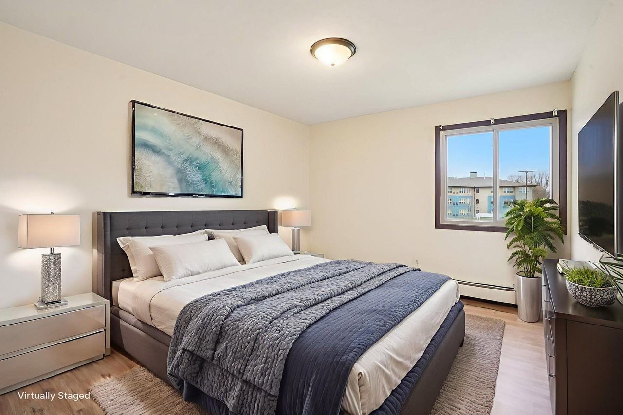 Eastside 1256 - Photo 2 of 39