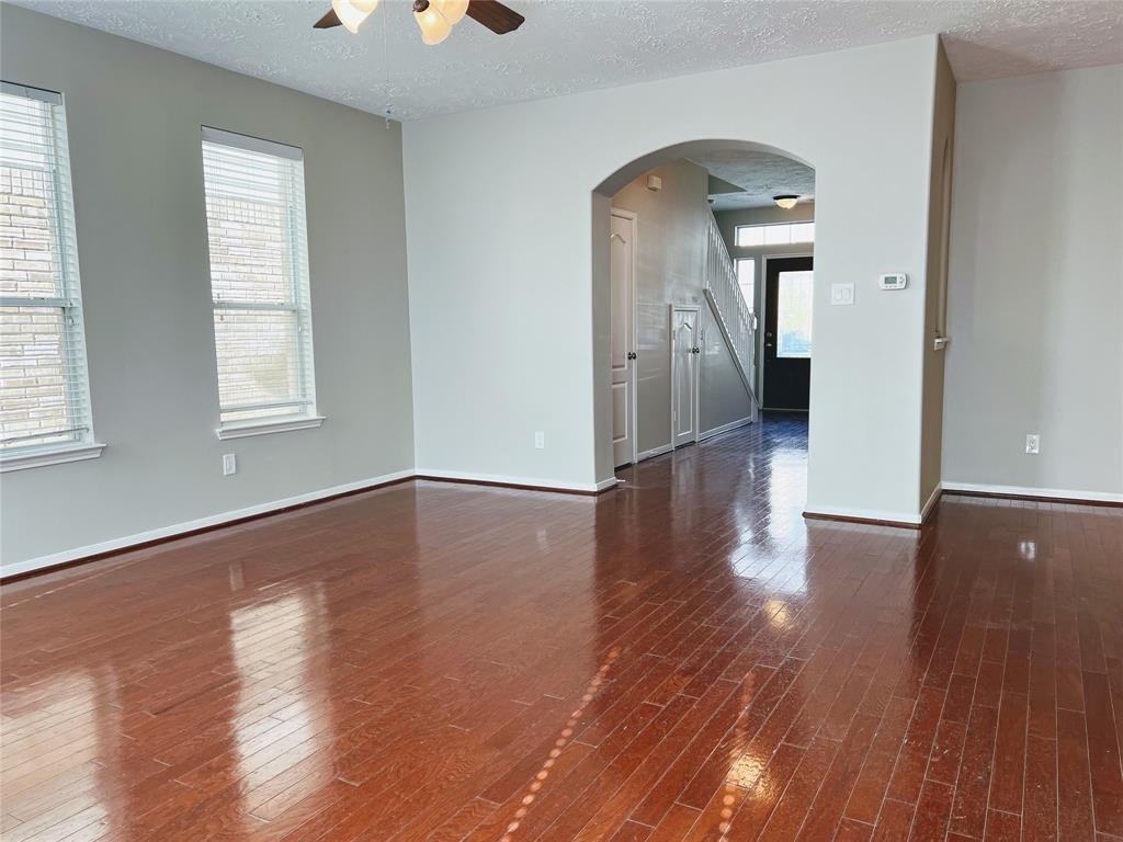 7415 Hollister Ridge - Photo 4 of 36