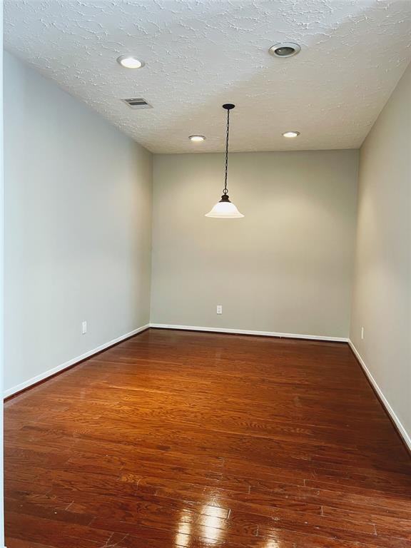 7415 Hollister Ridge - Photo 7 of 36