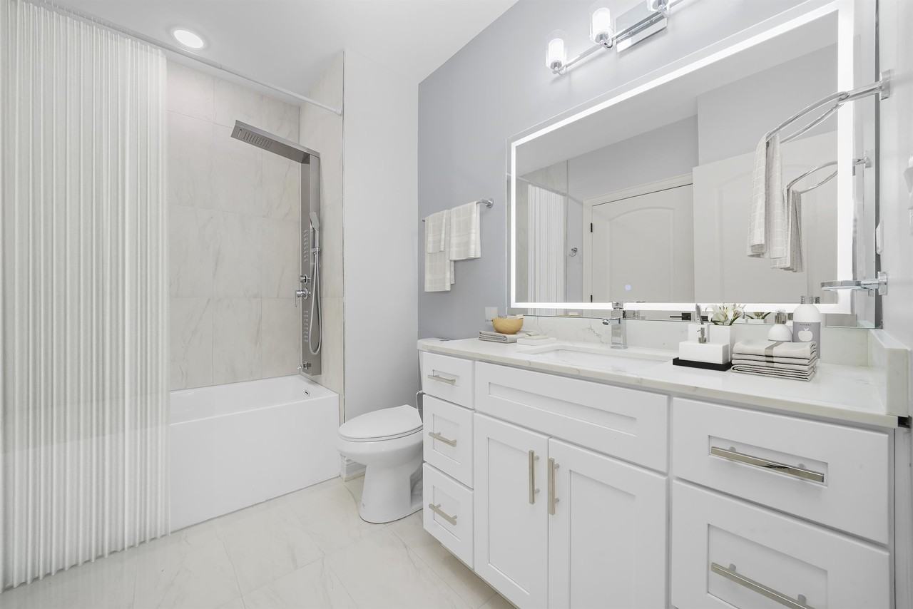 Premier Luxury Apartments - Photo 5 of 50