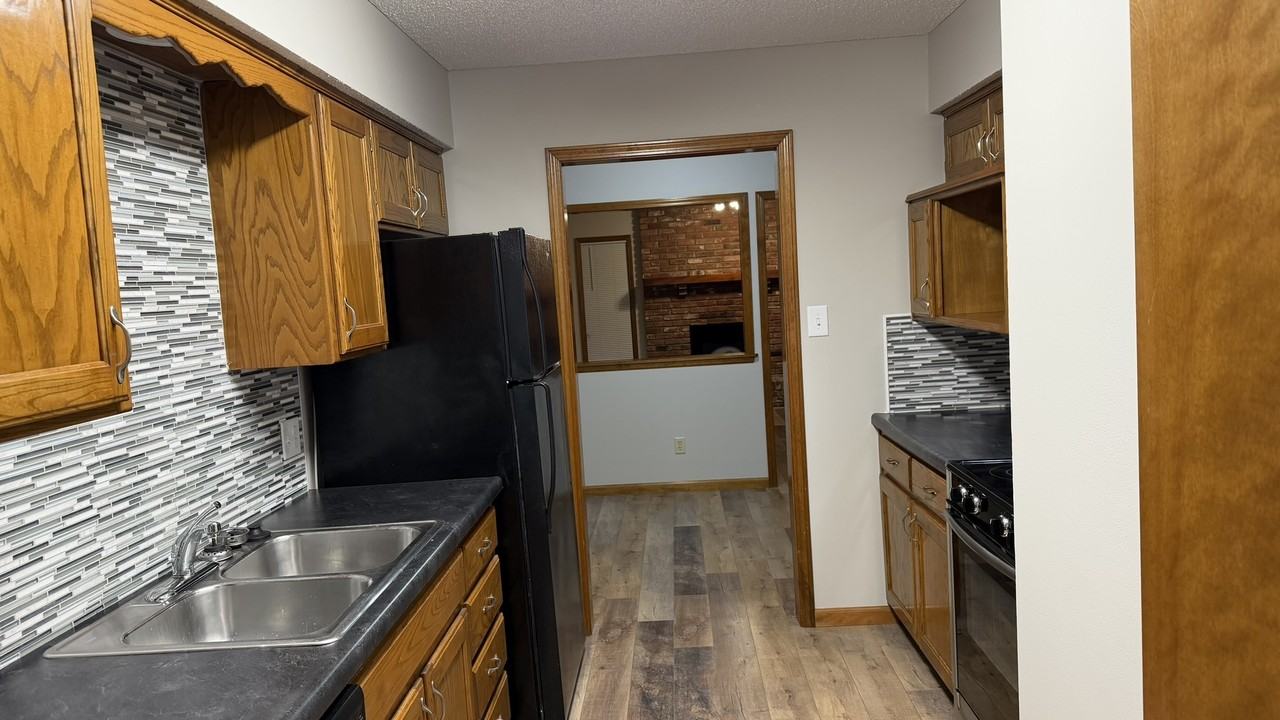 2001 SW Belle Avenue - Photo 3 of 13