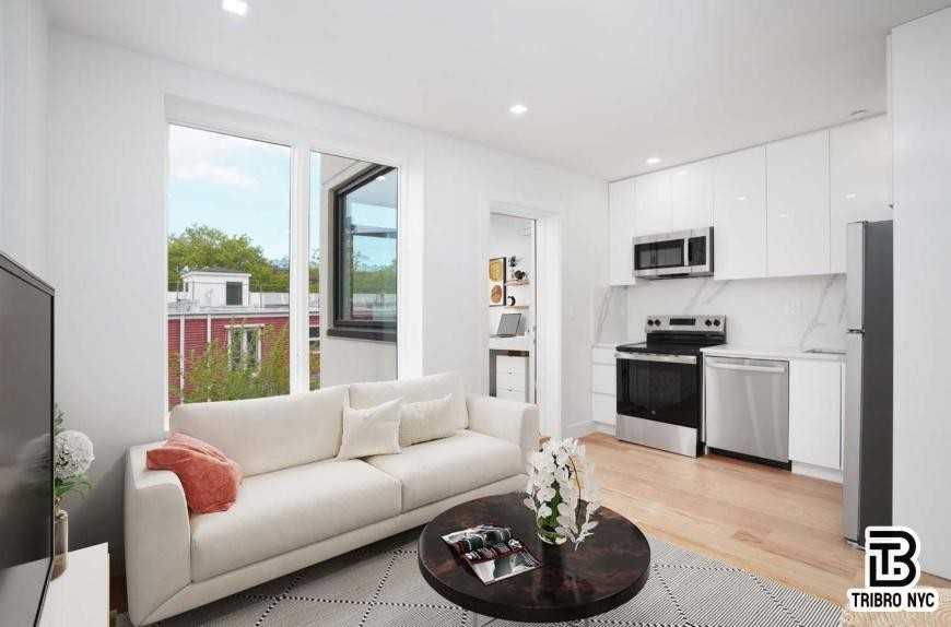 13 N Elliott Pl - Photo 3 of 8