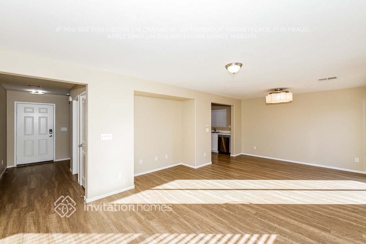 9331 Wild Lariat Ave - Photo 5 of 17