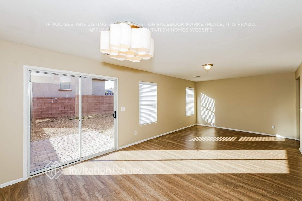 9331 Wild Lariat Ave - Photo 6 of 17