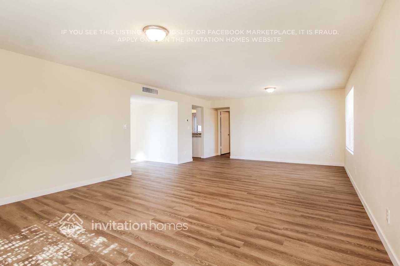 4614 W Sunnyside Ave - Photo 4 of 17