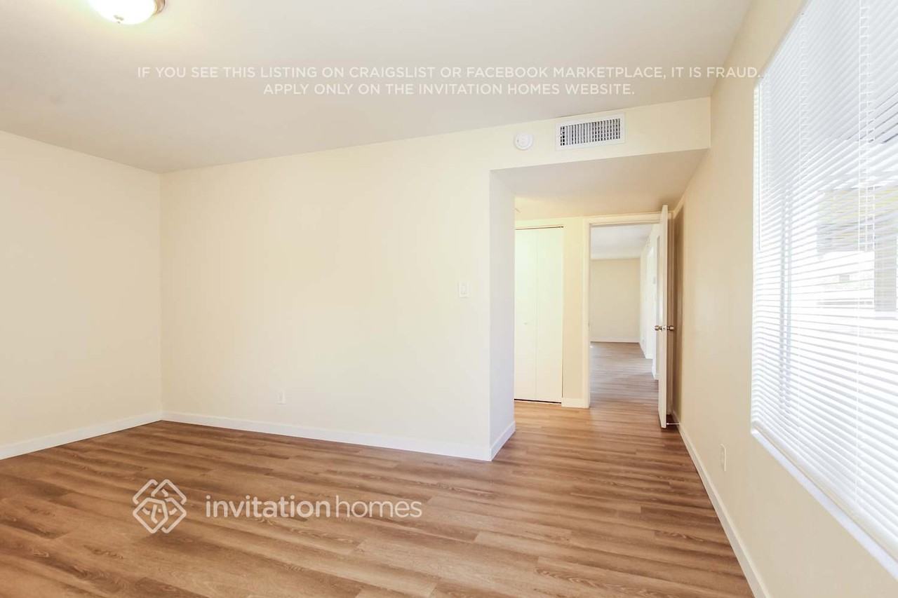 4614 W Sunnyside Ave - Photo 7 of 17