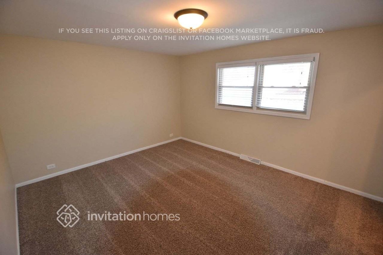 1106 N Drury Ln - Photo 5 of 10