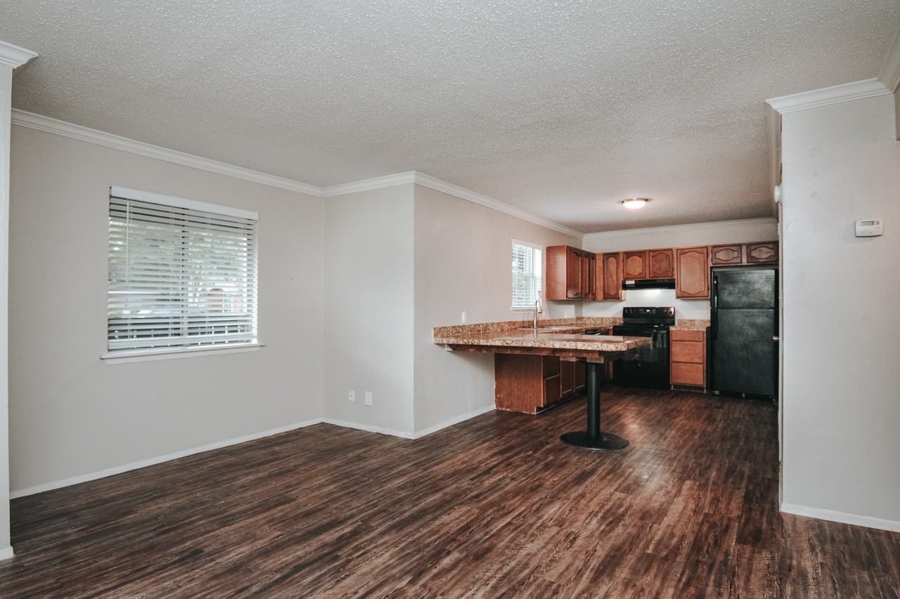 3001 Arroyo DrApt 806 #806 - Photo 2 of 7