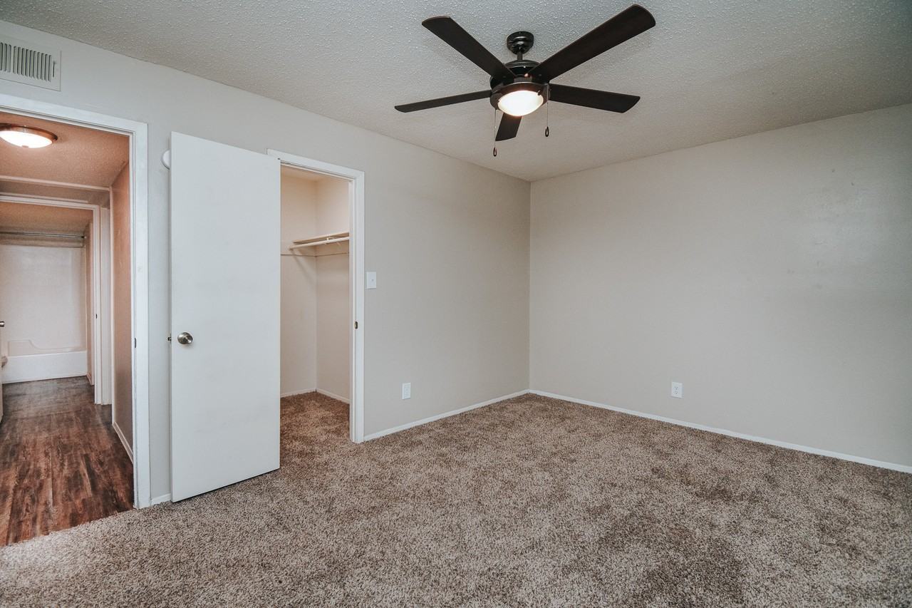 3001 Arroyo DrApt 806 #806 - Photo 4 of 7