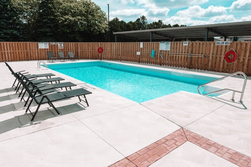 570 Park Ave W - Photo 7 of 11