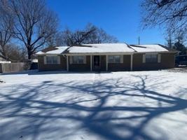 featured image of 2305 Sandy St