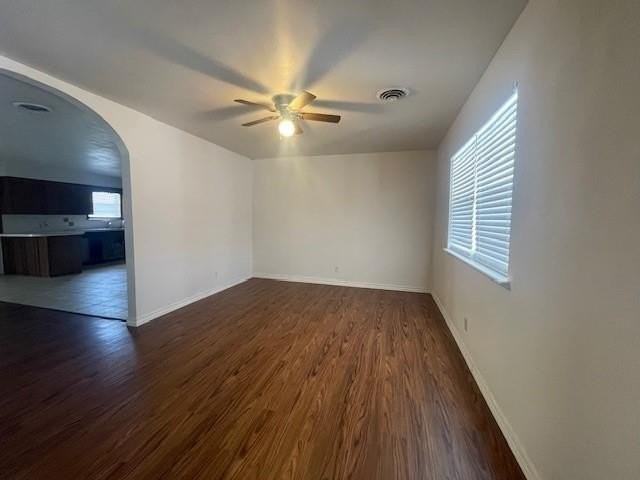 2305 Sandy St - Photo 4 of 11