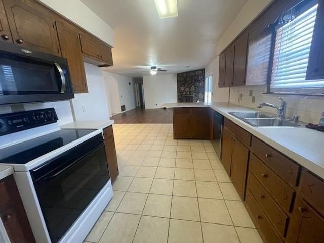 2305 Sandy St - Photo 6 of 11