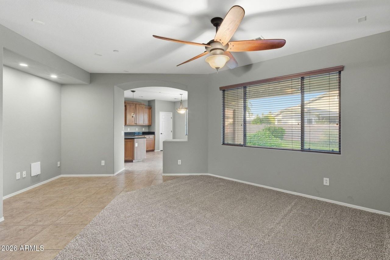 13820 W Cheery Lynn Rd - Photo 2 of 21