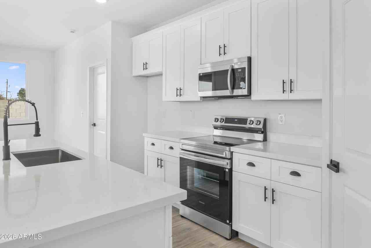 3430 W Colusa Dr - Photo 5 of 27