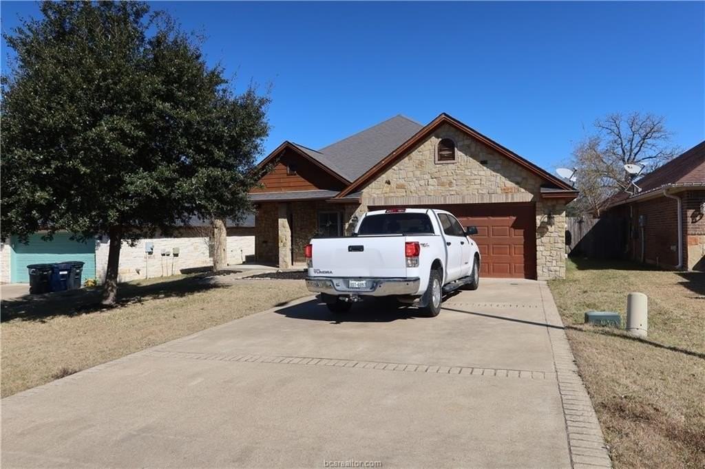 14107 Renee Ln - Photo 2 of 23