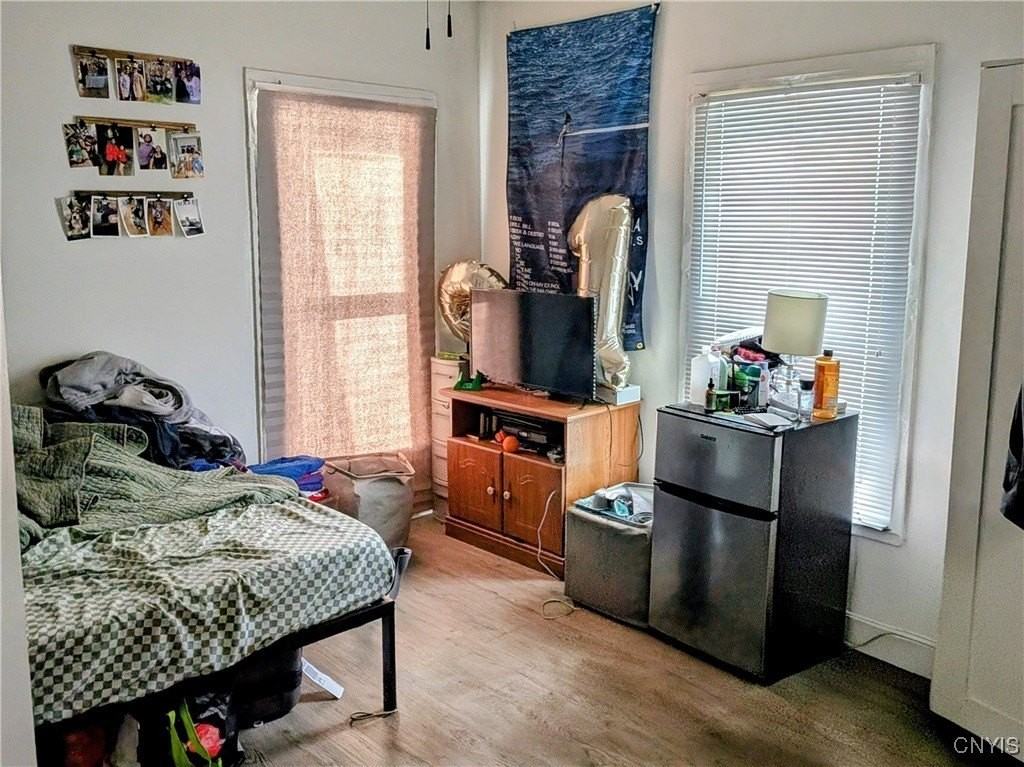 77 Lincoln Ave - Photo 2 of 6