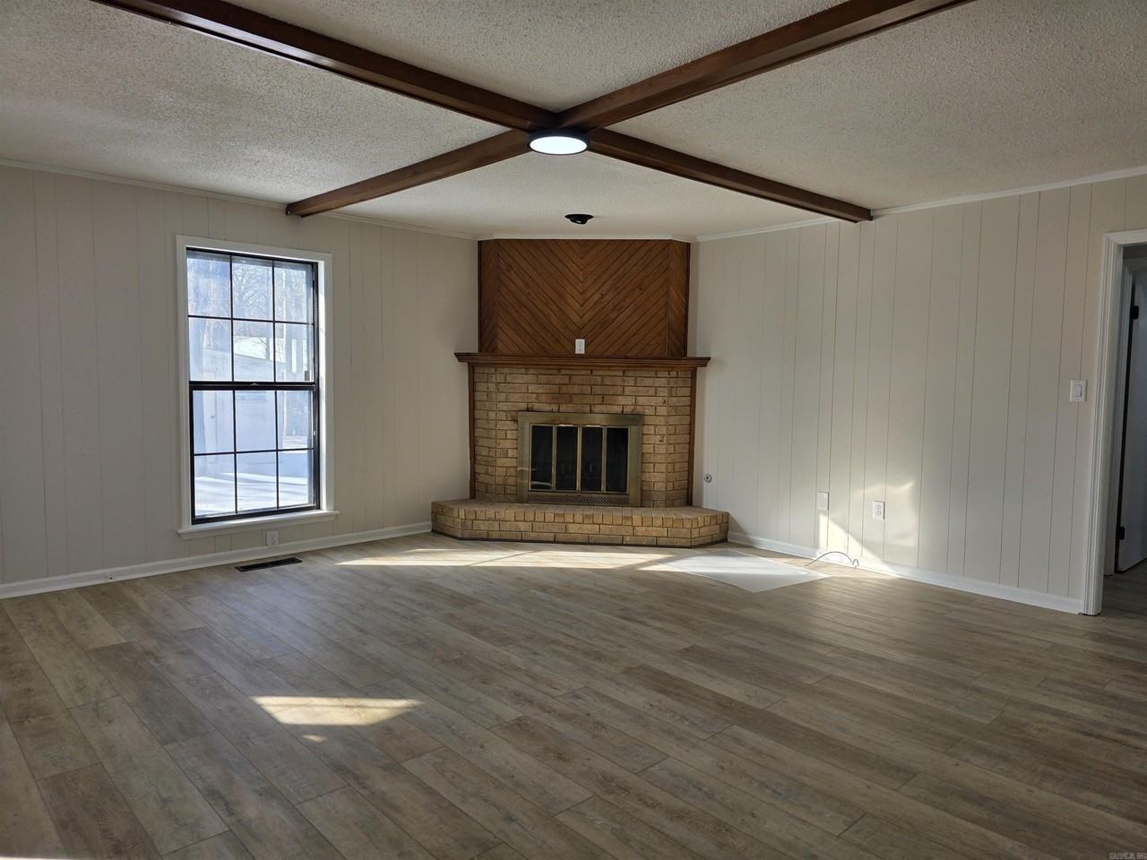 3 Helen Dr - Photo 5 of 30