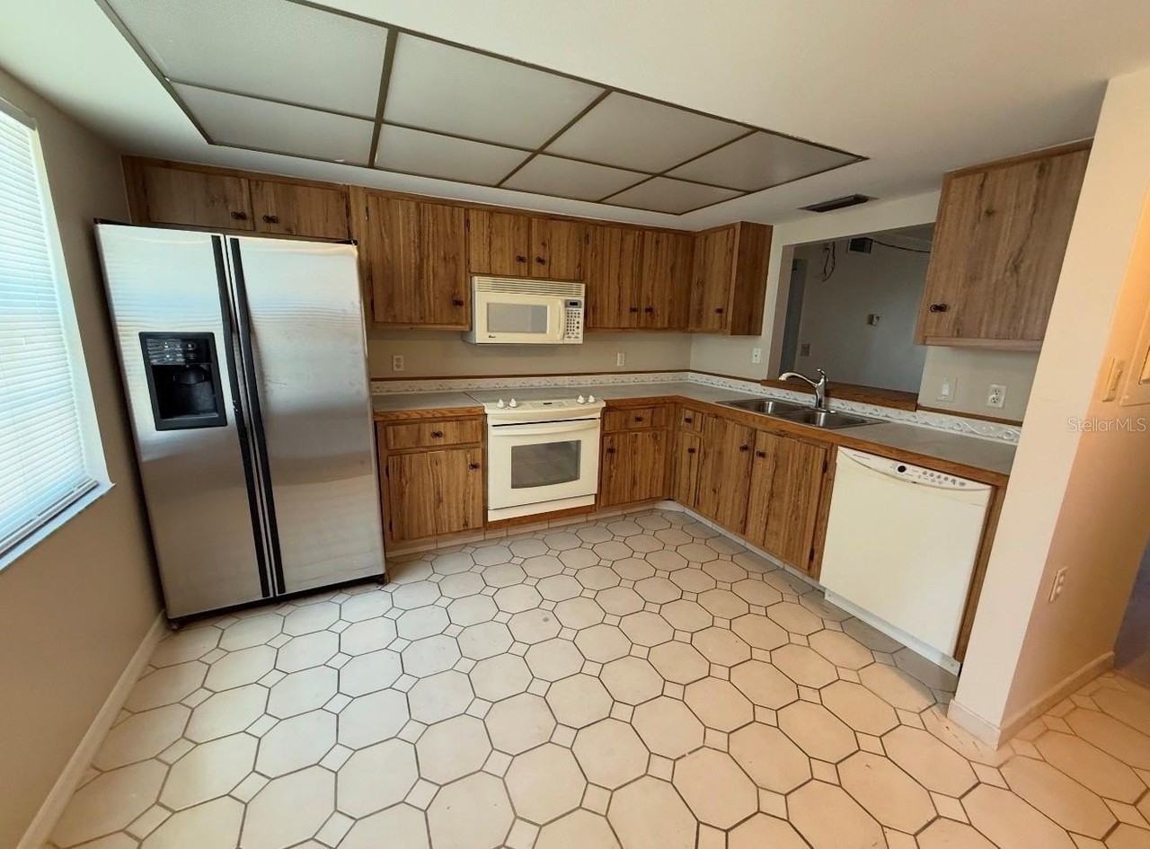 513 E Marion Ave - Photo 2 of 9