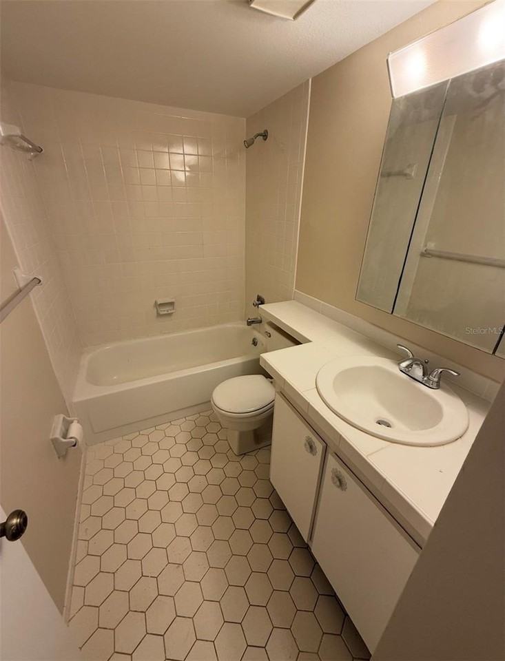 513 E Marion Ave - Photo 7 of 9