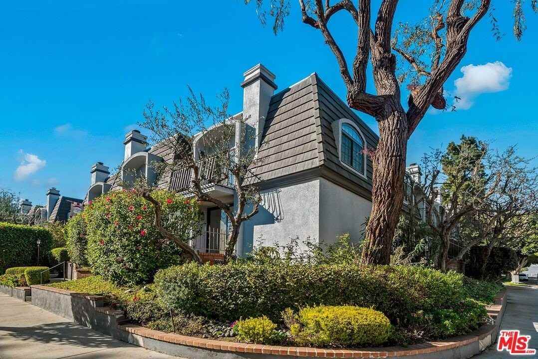 8105 Redlands St Apt 103 #103 - Photo 3 of 26