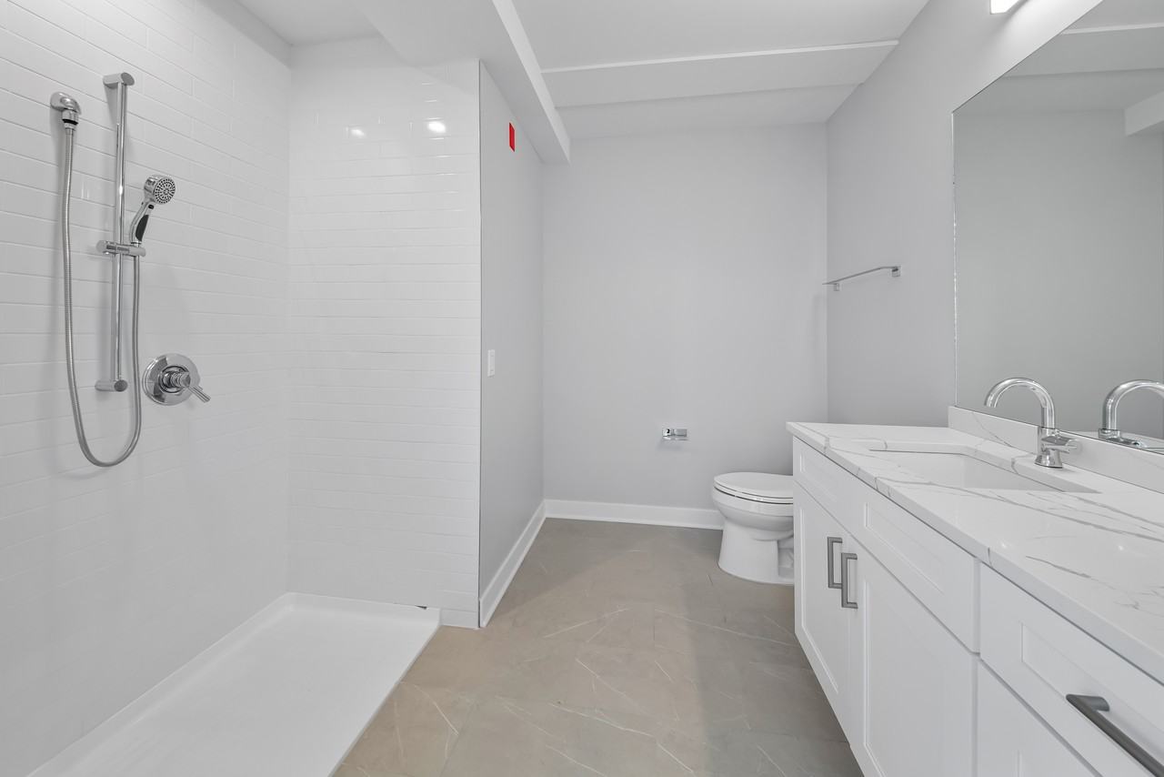 4637 N Ashland Ave #402 - Photo 5 of 11