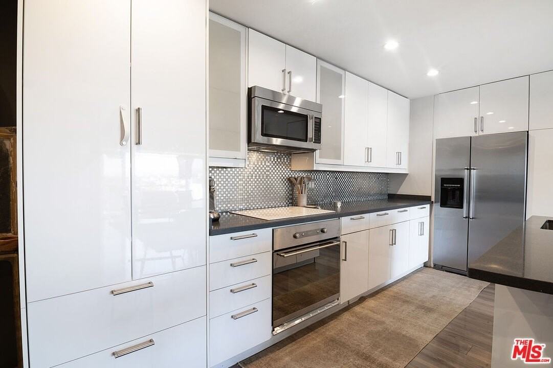 1155 N La Cienega Blvd Apt 711 #711 - Photo 6 of 47