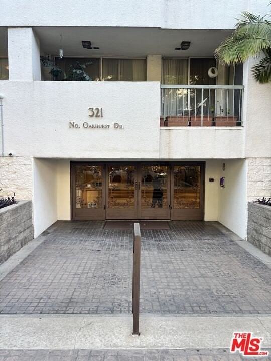 321 N Oakhurst Dr Apt 306 #306 - Photo 5 of 39