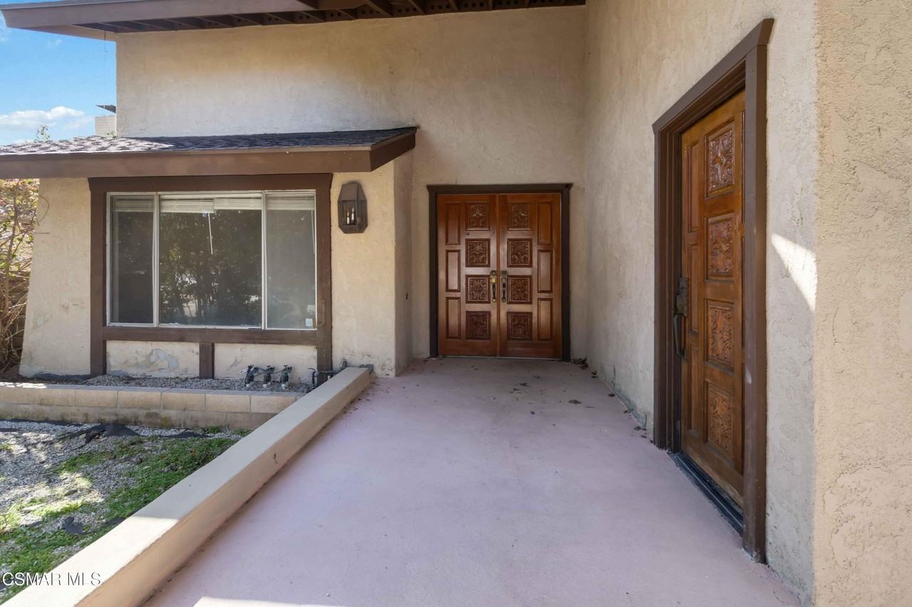 217 Smoke Tree Ave - Photo 2 of 27