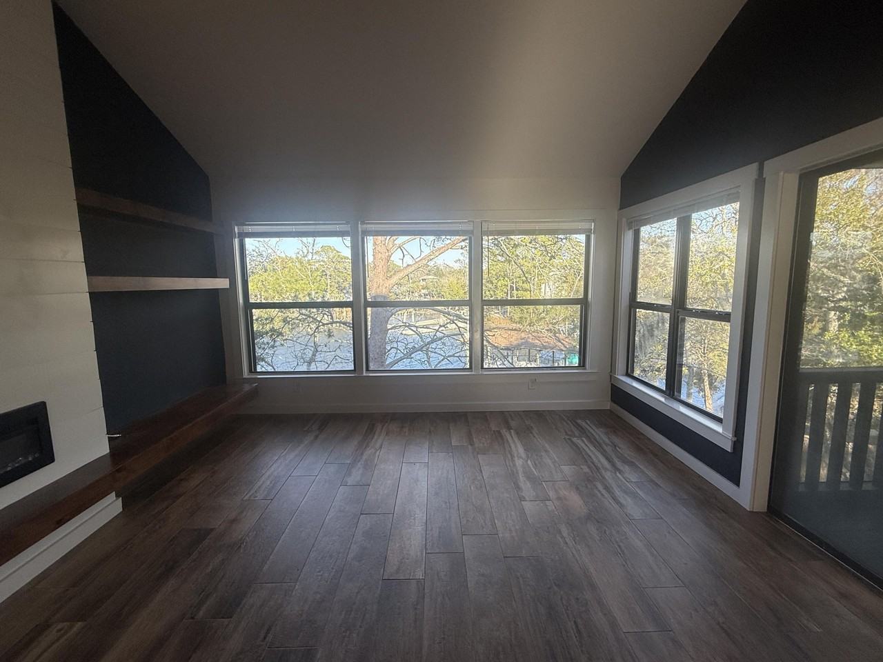 300 Yacht Club Dr Unit 18 #18 - Photo 4 of 24